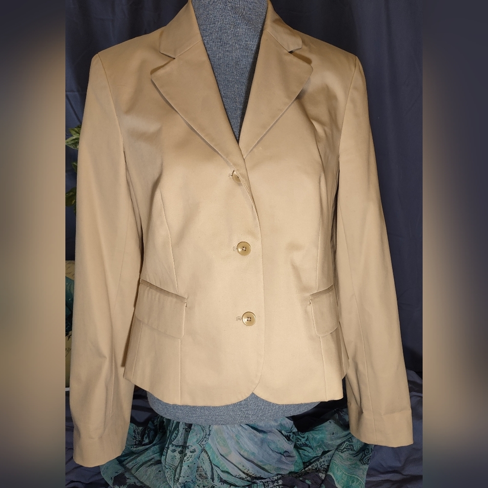 Body By Victoria : Suit Coat Jakcket - Off White